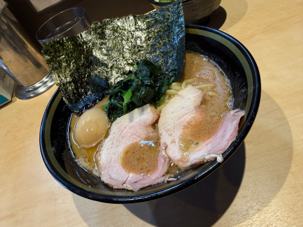 「味玉濃厚らーめん」@らーめん新山の写真