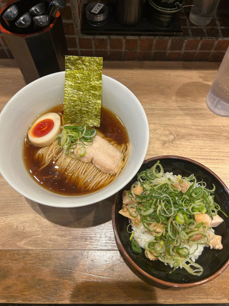 「醤油ラーメン･ネギ鶏丼 ランチセット(1200円)」@鶏そば 一文の写真