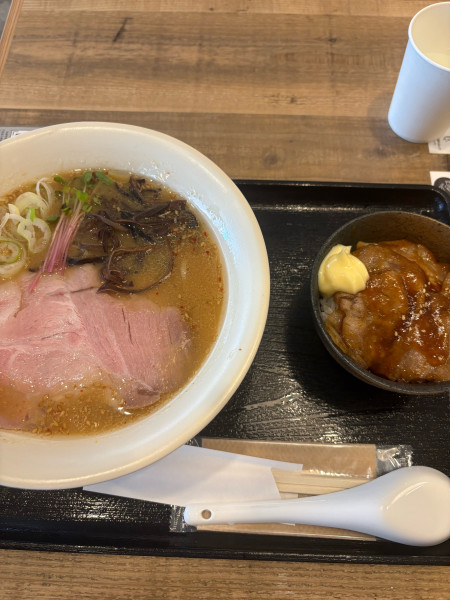 「味噌ラーメン　生姜焼き丼」@noodle cafe choroQの写真