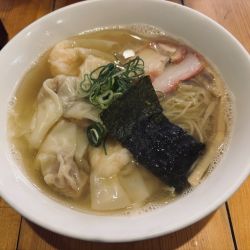 特製ワンタン麺　白出汁