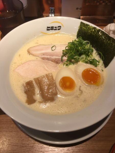 「鶏白湯魚介濃縮らーめん」@ヒキュウの写真