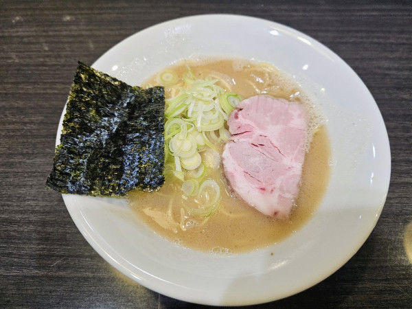 「とんこつラーメン」@麺屋井上の写真