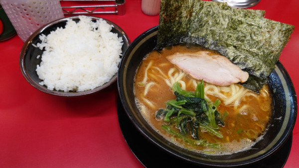 「ラーメン + ライス」@IEKEI_TOKYO 王道家直系の写真