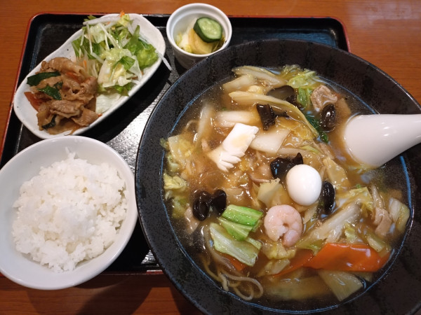 「Aセット（しま麺・ライス小・焼肉・お新香）￥1050」@中華菜館しまの写真