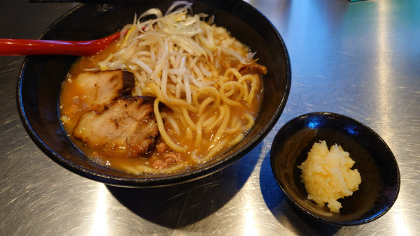 「味噌らぁ麺 ニンニクトッピング」@らぁ麺 ようざんの写真