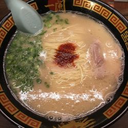 天然とんこつラーメン