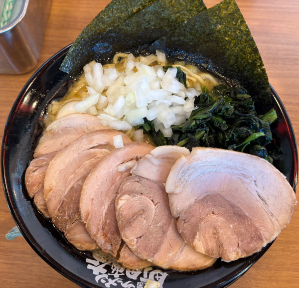 「チャーシュー麺　大盛 +ほうれん草」@町田商店 中山店の写真