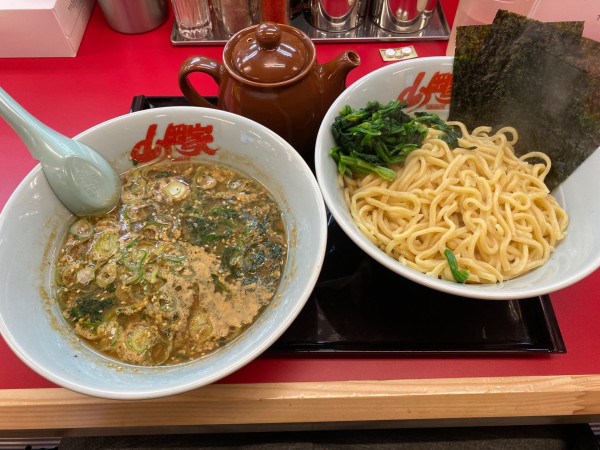 「味噌つけ麺（８４０円）＋ほうれん草８０円」@ラーメン山岡家 阿見店の写真