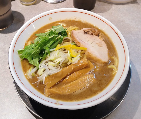 「魚介豚骨ラーメン」@麺屋じゃいあん 花小金井店の写真