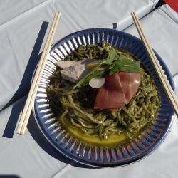 NOODLESTAND 栗原商店（大葉のジェノバソース和え）