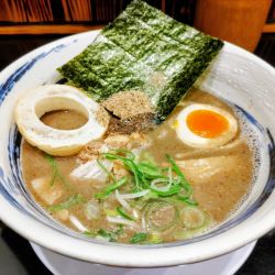 博多ニボ豚骨 980円