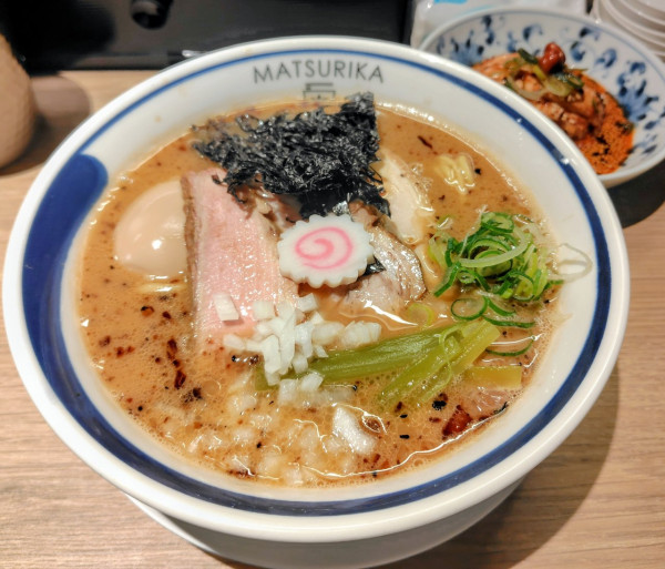 「特製濃厚鶏白湯麺 ミニよだれ鶏セット 1700円」@MATSURIKA 武蔵新田の写真