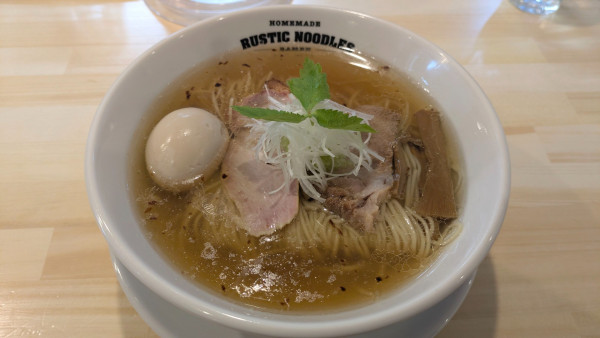 「汐ソバ＋味玉（奥久慈）+ 和え玉（鶏油）」@RUSTIC NOODLESの写真