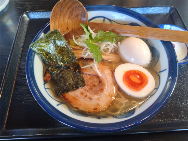 「塩ラーメン¥950+味玉¥180·」@らーめん 拓の写真