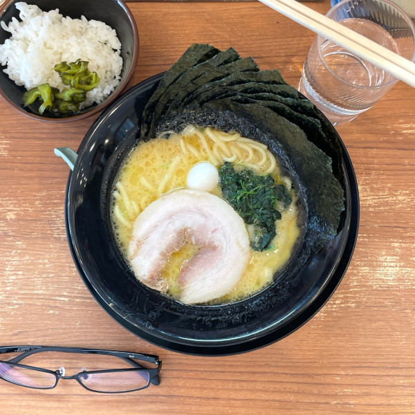 「半麺ラーメン」@代々木商店の写真