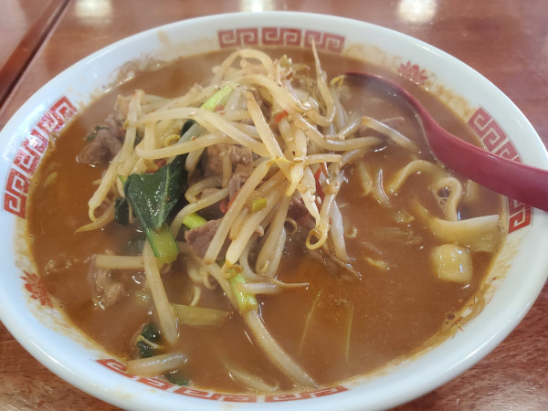 「ラム肉辛味刀削麺」@大衆酒場 王家餃子の写真