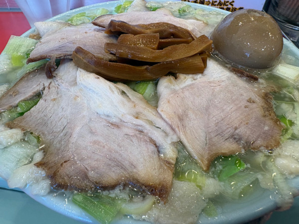 「ねぎとろらーめん+あまとろねぎ+こってり+黒味玉+半ライス」@ラーメンねぎとんの写真