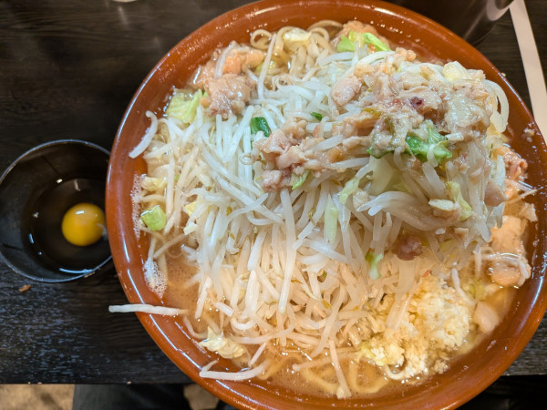 「小ラーメン1200円(大盛150円)+生卵70円」@豚星。の写真