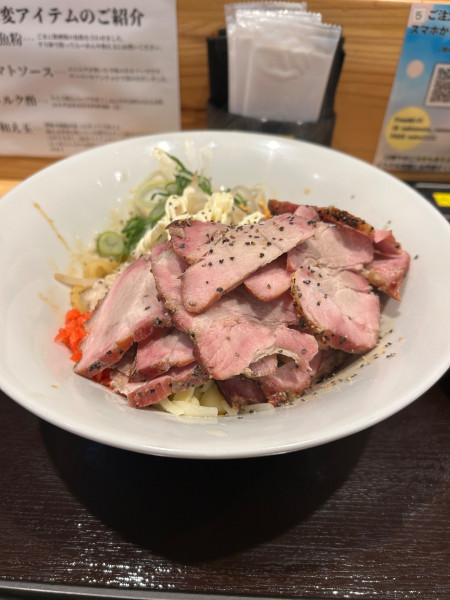 「猫叉まぜそばZ  990円(ﾁｬｱｼｭｳ15枚)」@猫ニ叉タビの写真