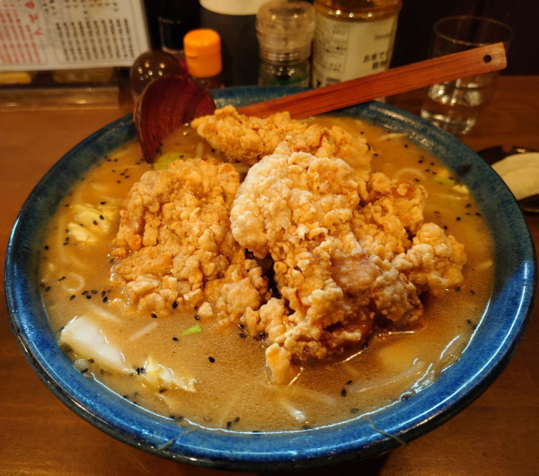 「みそカラ揚げらーめん　帯麺に変更」@元祖帯麺 梅田飯店の写真