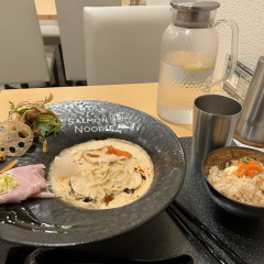 サーモンnoodle3.0 三軒茶屋店の画像