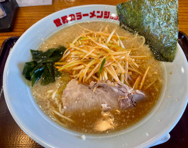「ネギラーメン  TP辛ネギ変更(50円)」@世界のラーメンショップ 松雪の写真