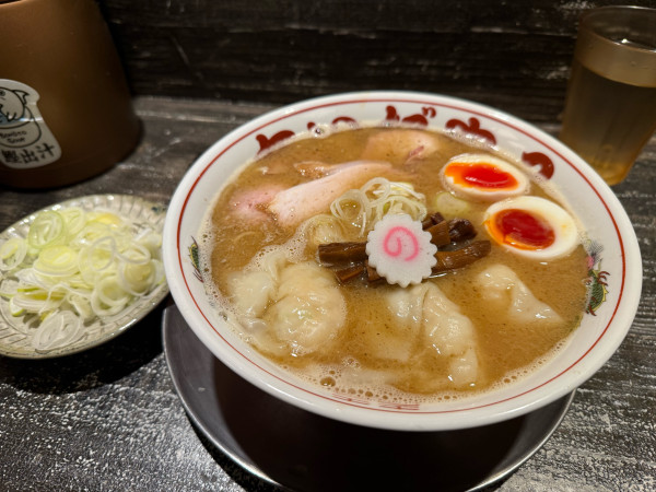 「味玉海老ワンタン麺　麺180」@あいだや2の写真