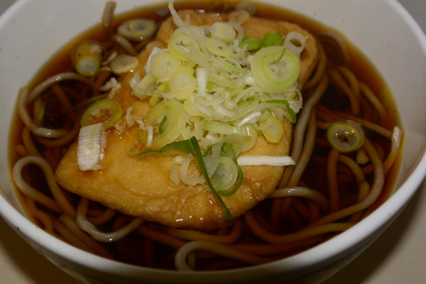 「きつねそば」@そば処 弁菜亭 5・6番ホーム店の写真