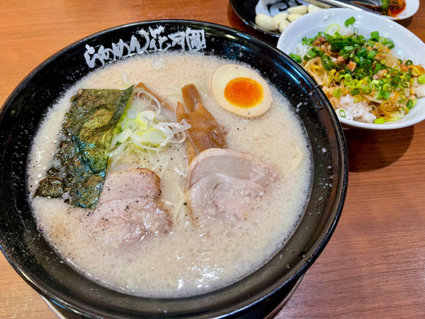 「げんこつらーめん 塩」@らぁめん花月嵐 草加バイパス店の写真