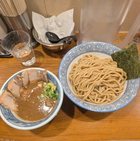 「濃厚肉入つけ麺  1,250円」@道玄坂マンモスの写真