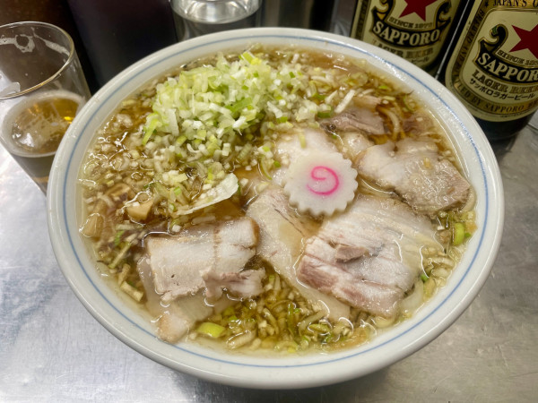 「サッポロ赤星2本＋もやしピーマン竹の子皿→チャシューメン細葱」@中華そば みたかの写真