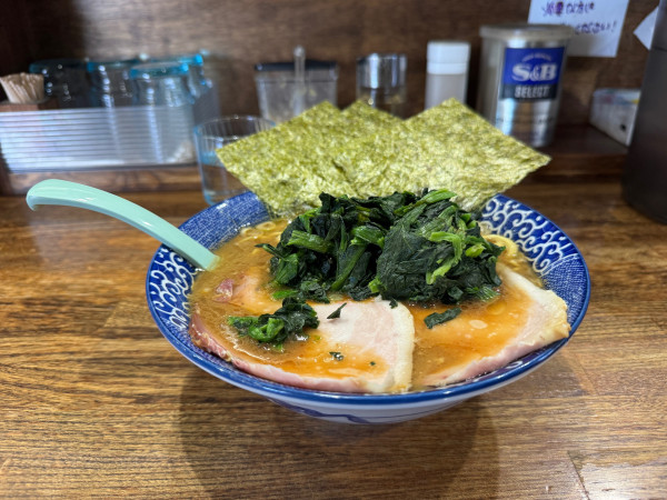 「豚骨醤油ラーメン」@豚骨醤油ラーメン まじめ家の写真