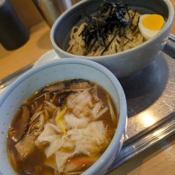 ワンタンきのこ汁つけ麺