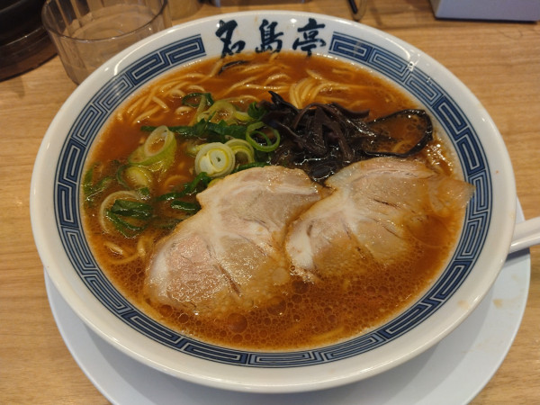 「窯出しとんこつラーメン半焼飯セットま¥970-」@名島亭 佐野高萩店の写真