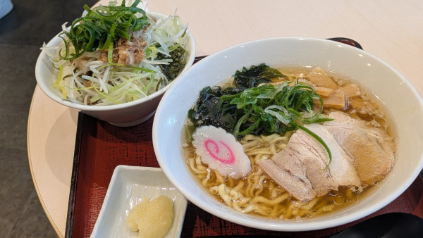 「常陸太田ラーメン＋ネギ豚めし（870円＋380円）」@常陸乃国かぐや姫 道の駅ひたちおおた店の写真