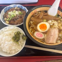 ラーメンとミニもつ煮 小ライス付