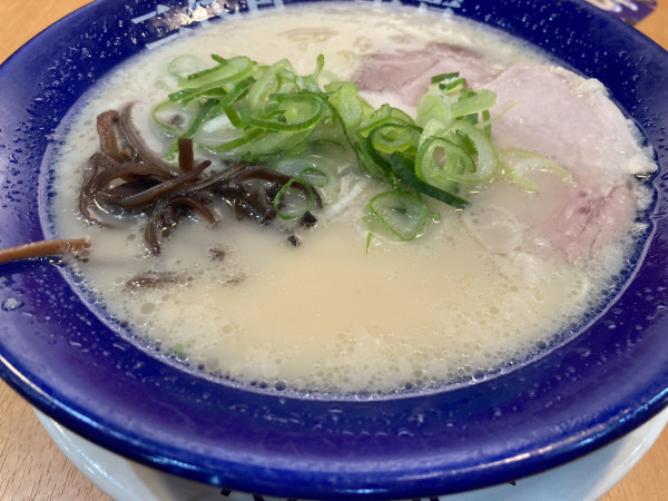 「豚骨ラーメン」@二代目一幸舎 エキマルシェ大阪店の写真