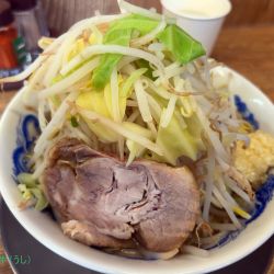 ラーメン並(840円)麺硬めヤサイニンニク