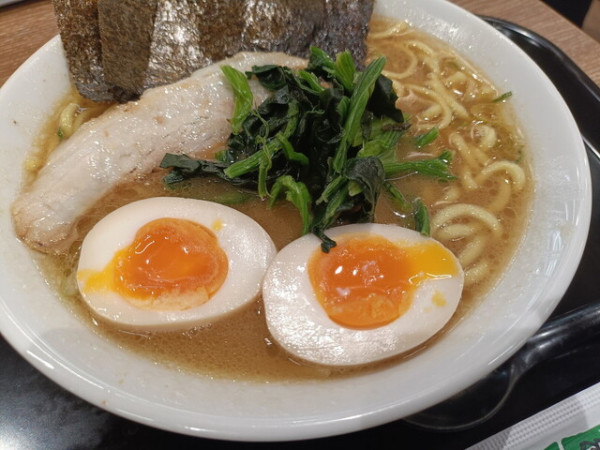 「醤油ラーメン」@横浜家系ラーメン すずき家 by POPUP ラーメン  三井ショッピングパークららぽーと福岡店の写真