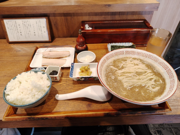 「秋刀魚定食¥1550」@炭火焼濃厚中華そば 奥倫道の写真