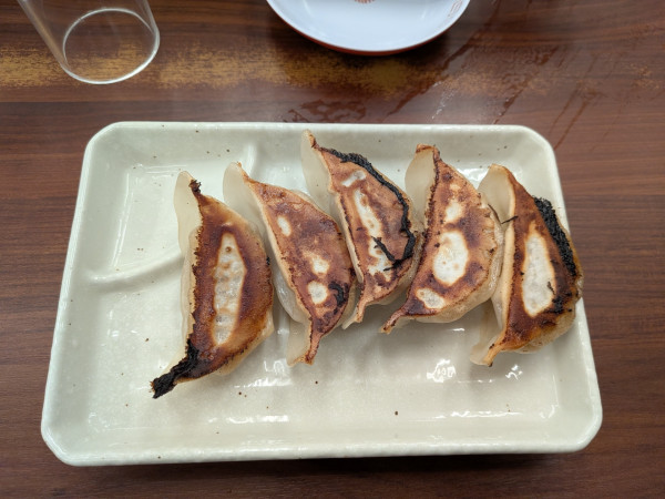 「餃子(5ヶ)319円」@ラーメン 魁力屋 鎌倉手広店の写真