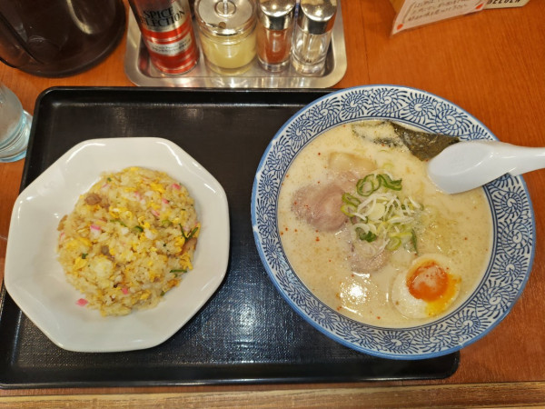 「薩摩ぼっけらーめん(煮玉子半玉付き)  ﾒﾝﾏ､ｷｸﾗｹﾞ抜き」@きんしゃい亭 野木店の写真