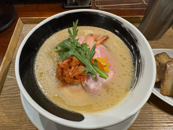 「甘海老の白味噌と酒粕そば+煮豚チャーシュー」@麺処しろくろの写真