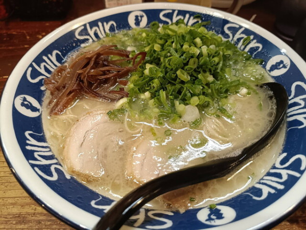 「ラーメン」@博多らーめん ShinShin KITTE博多店の写真
