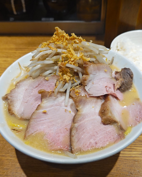 「鉄鍋焼味噌ラーメン+チャーシュー+無料もやし大盛+無料ライス」@花木流味噌ラーメンの写真