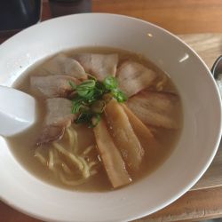 チャーシューメン(並)850円 ライス(並)一杯無料