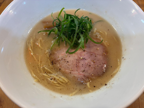 「ラーメン+貝柱和え玉：950＋250円」@ろく月の写真