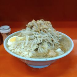 ラーメン少なめ３００ｇ（ちょい野菜、ちょいアブラ）
