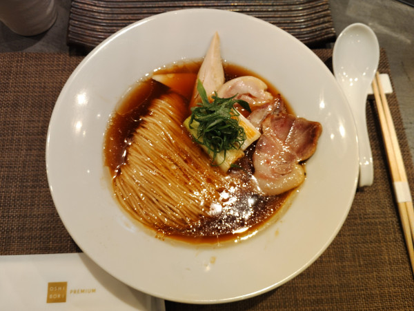 「醤油らあめん」@麺亭 英の写真