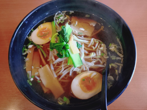 「味玉ラーメン　７５０円」@中華ごはん れんげ食堂 西新宿店の写真